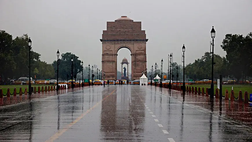 Sprinkle in Delhi, heatwave in Mumbai, IMD predicts snow for J-K, Himachal